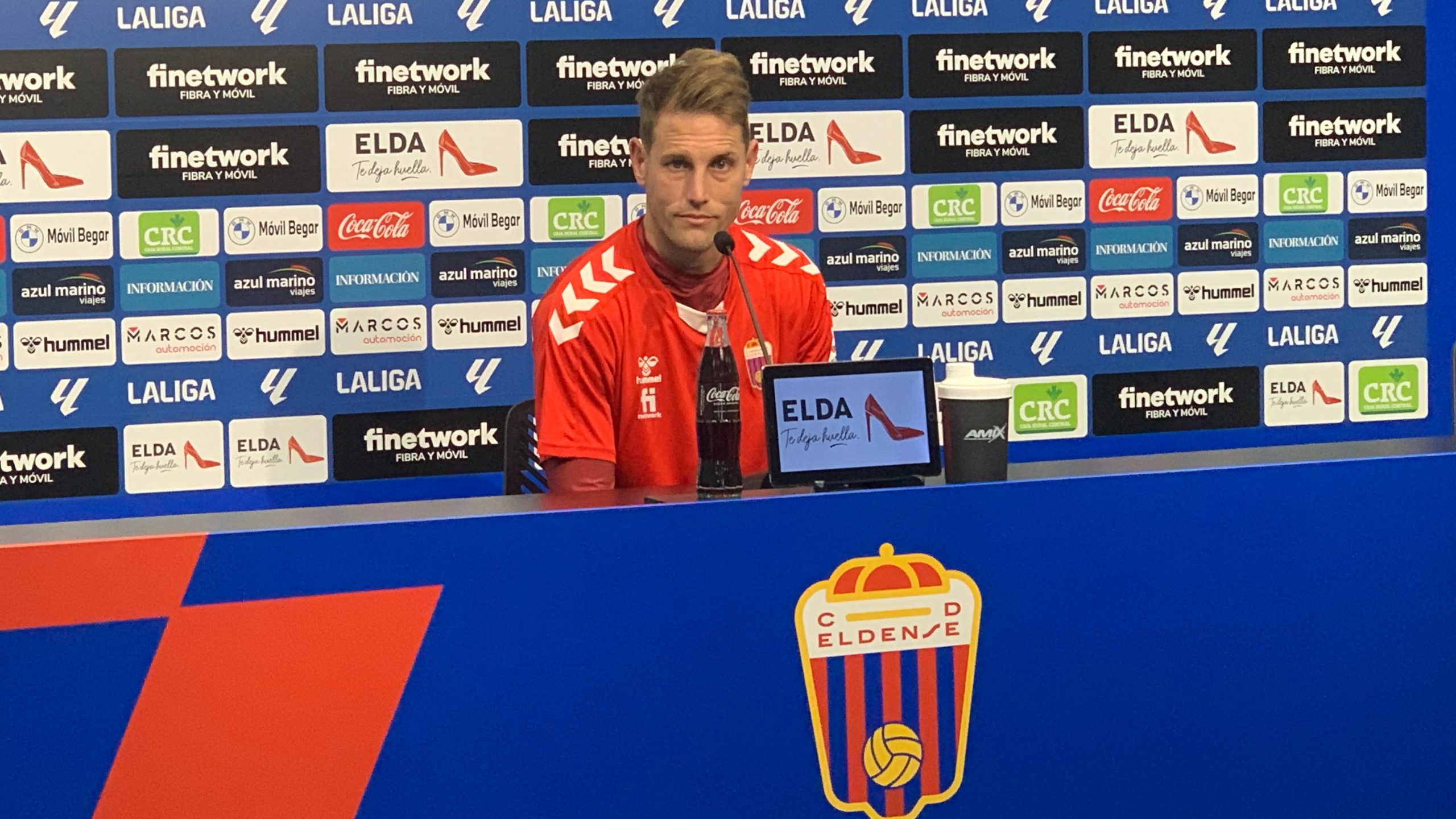 Carlos Hernández, futbolista del Eldense: «Los partidos ante Zaragoza y Amorebieta marcarán el rumbo de la segunda vuelta»