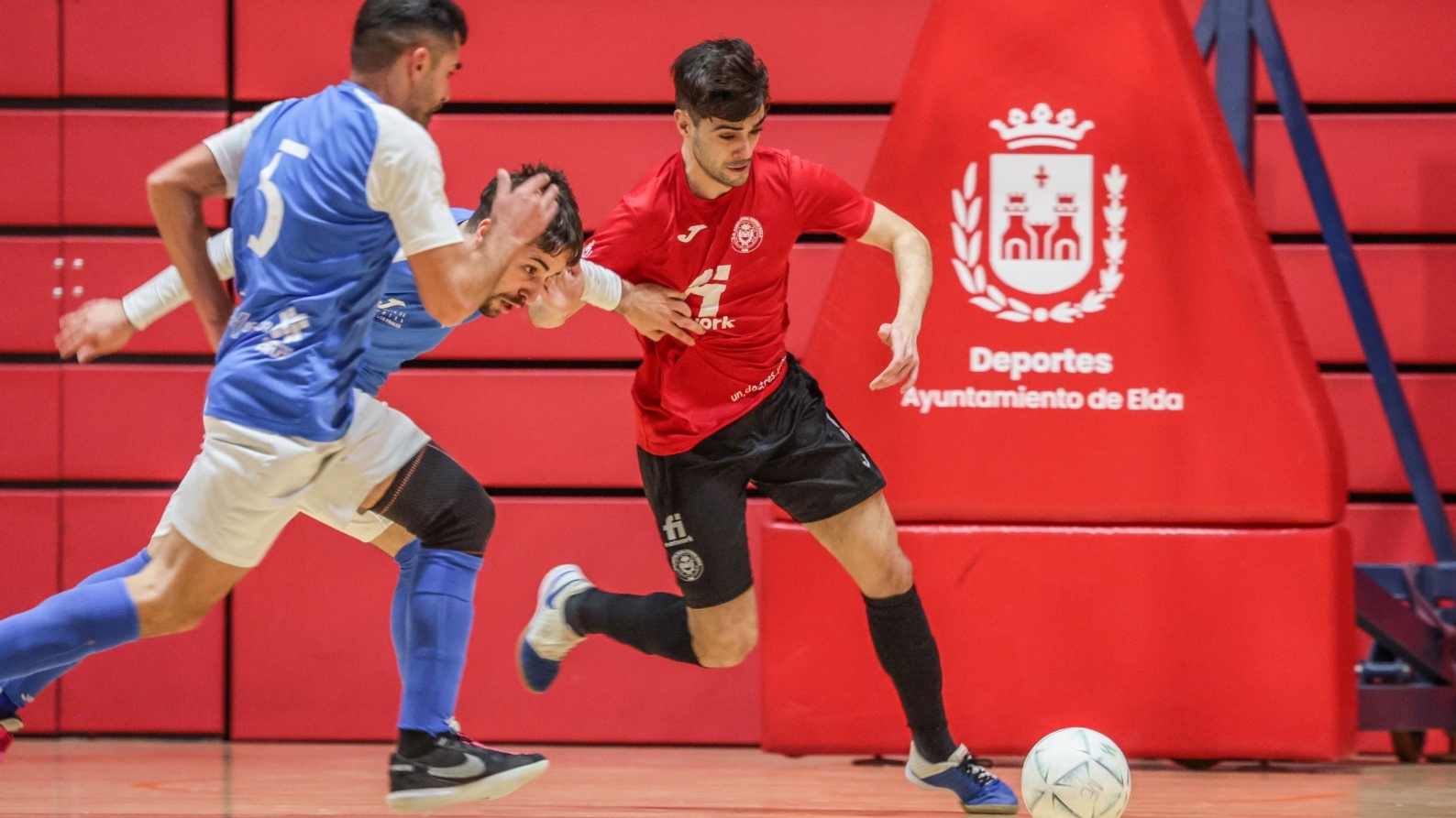El Nueva Elda logra un sufrido triunfo ante el Hondón de los Frailes (4-3)