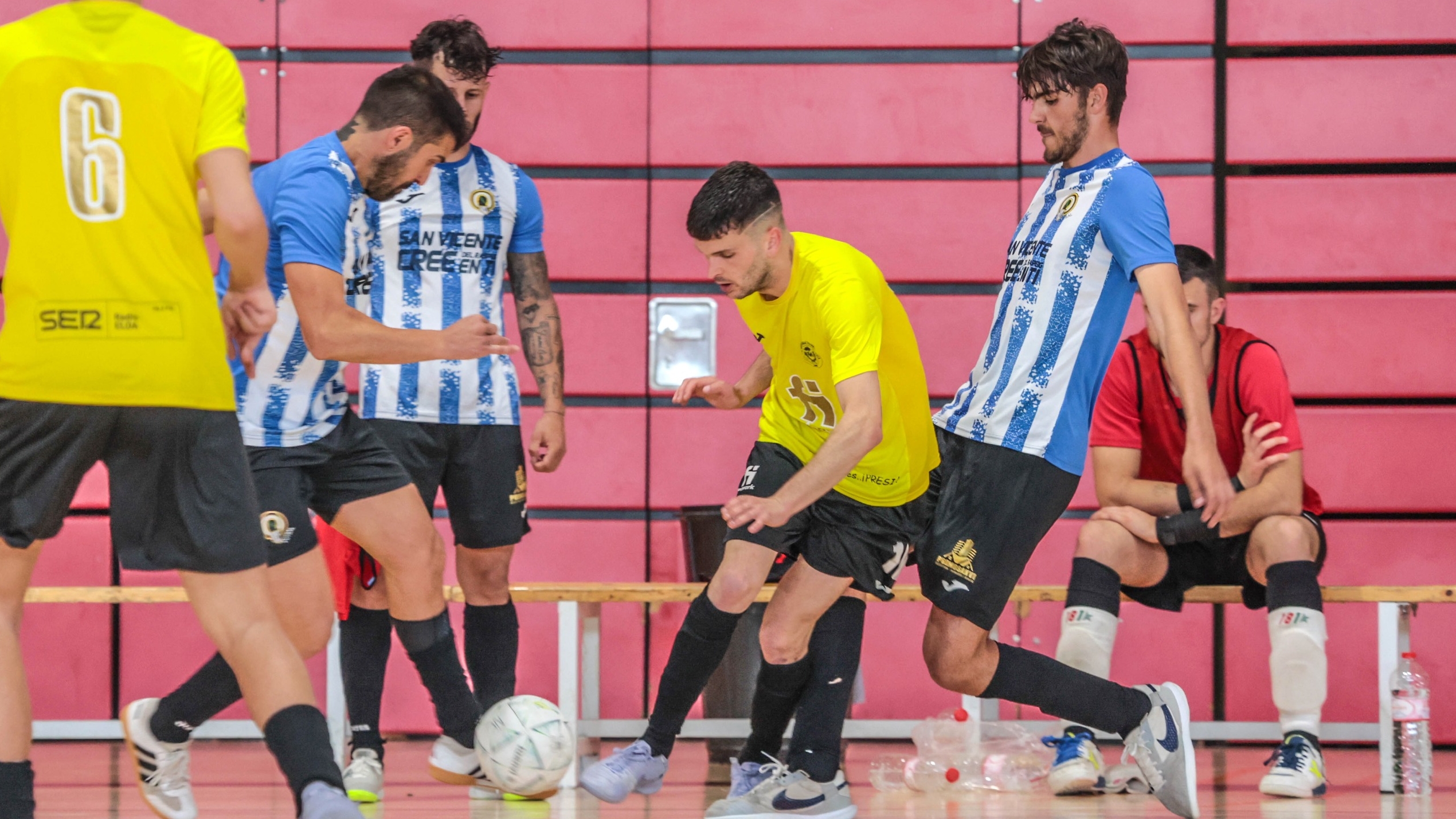 El Nueva Elda Finetwork se dejó sorprender por el colista Sporting San Vicente Hércules (4-5)