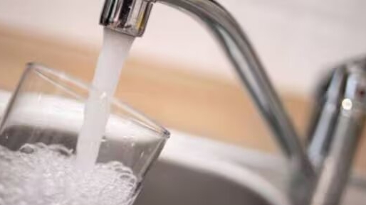 Corte y deficiencias en el suministro de agua potable en el polígono industrial Finca Lacy de Elda