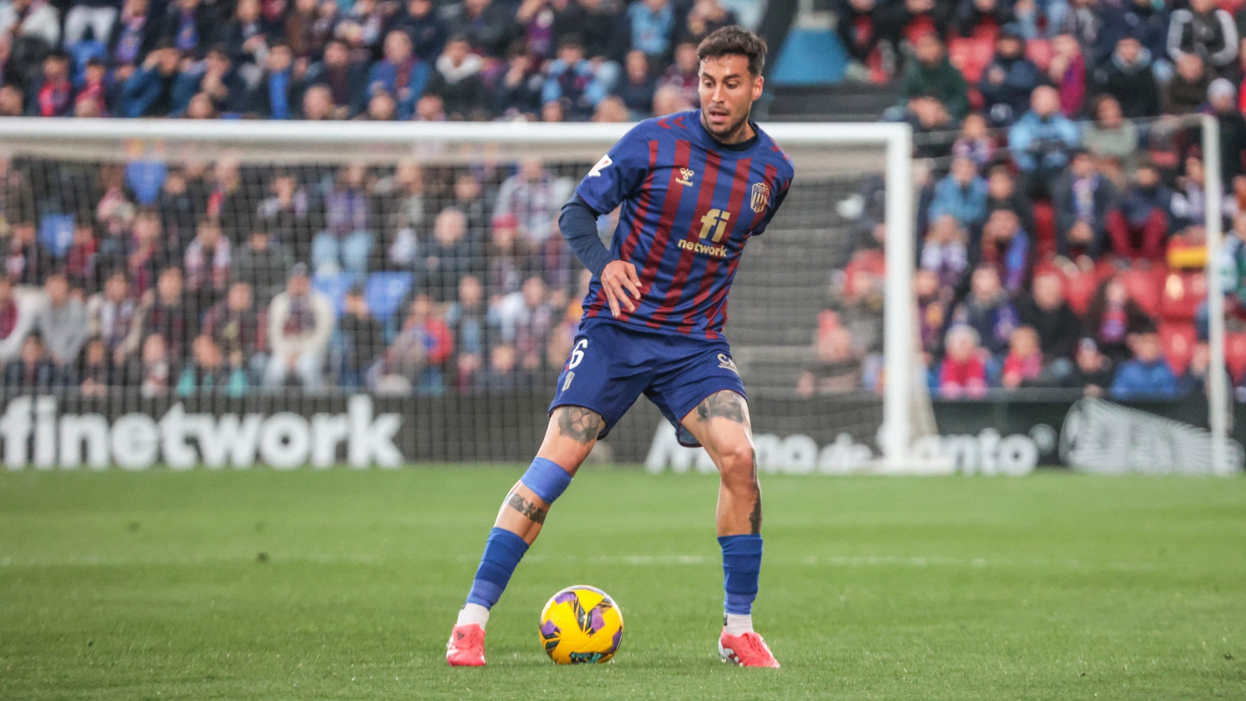 Al Eldense solo le vale la victoria ante el Real Racing Club y que el Zaragoza no gane al R. C. Deportivo (D. 18.30 h)