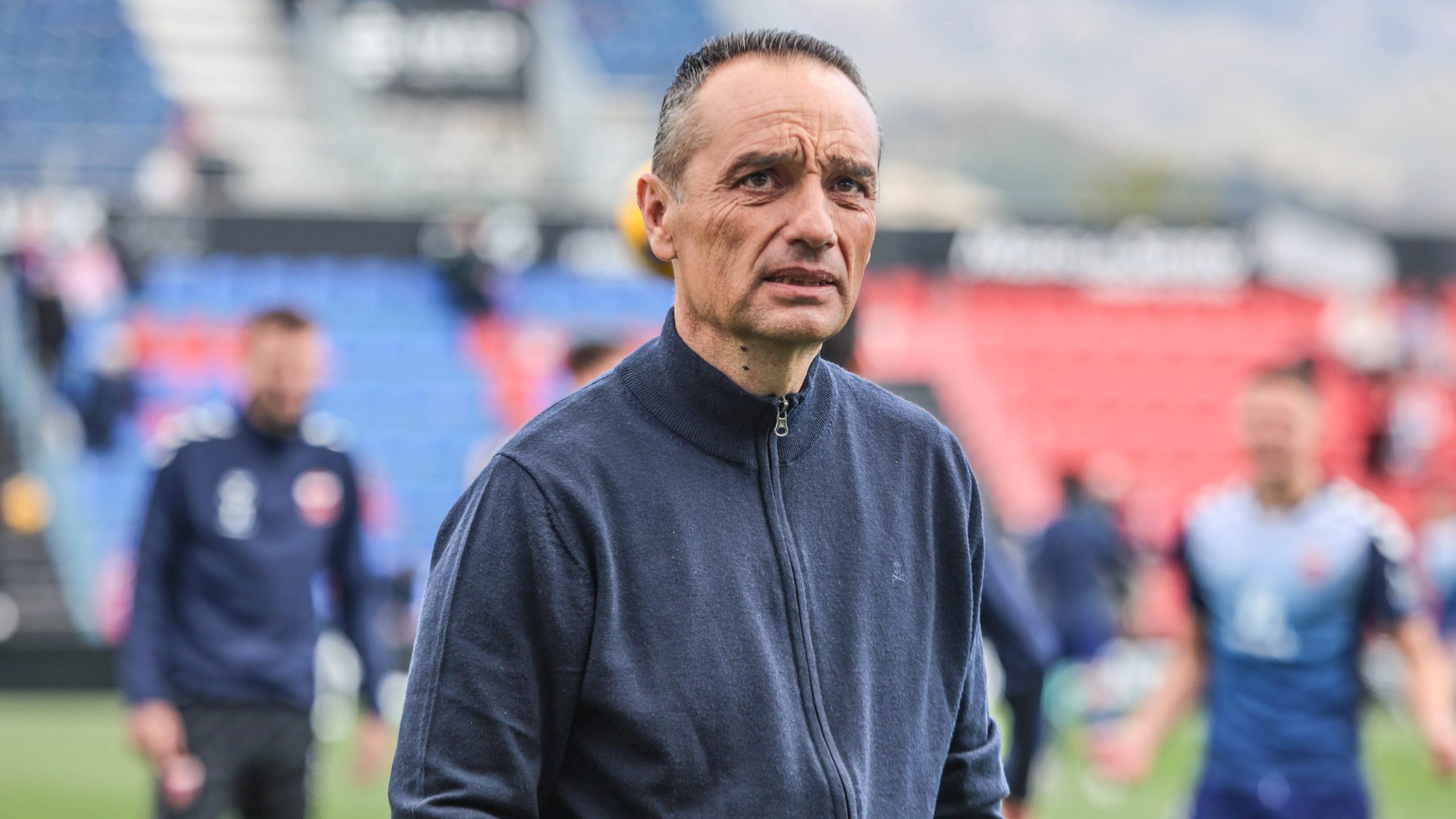 José Luis Oltra, entrenador del Eldense: «Creo en los milagros y en el fútbol se suelen dar»