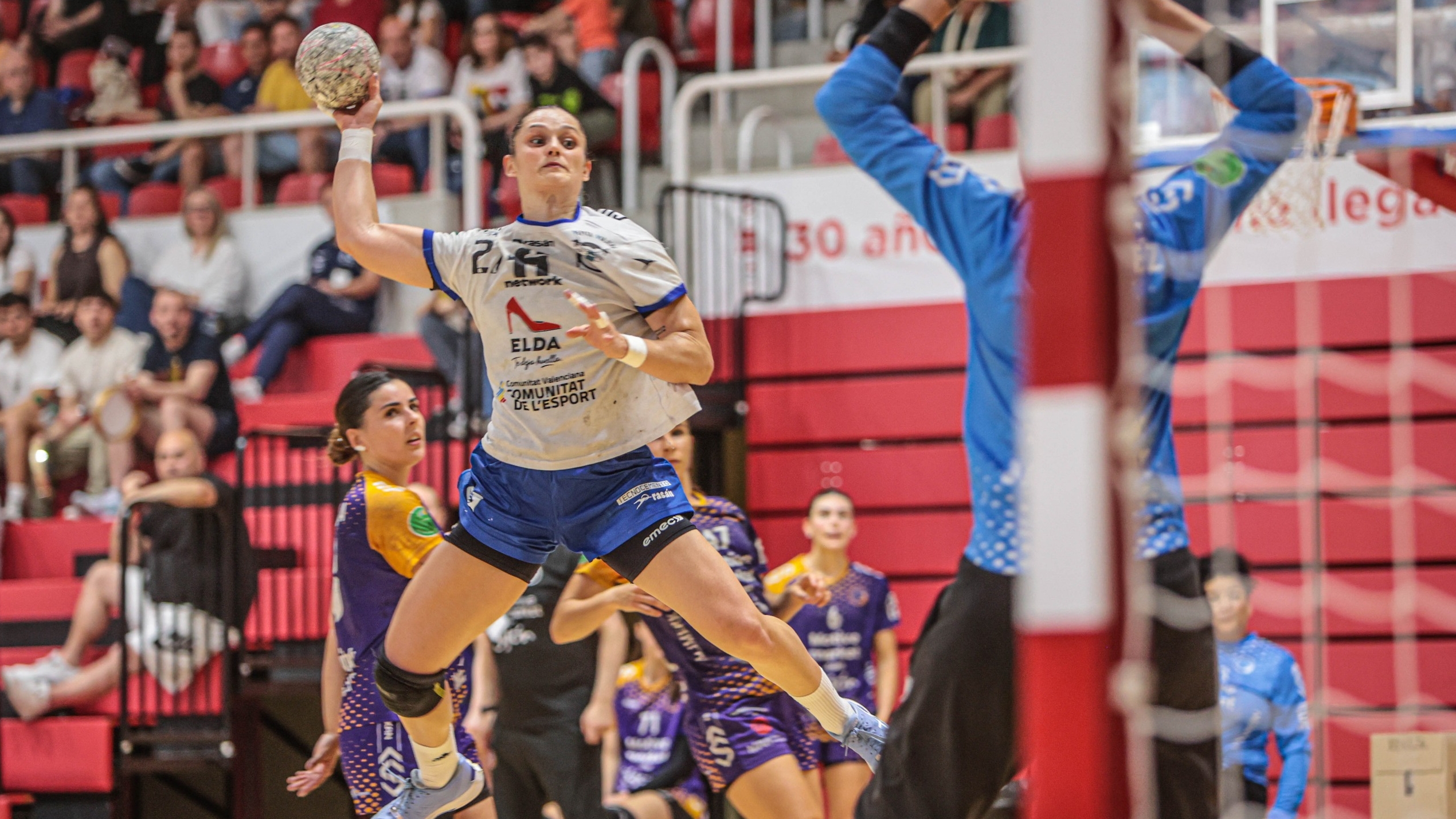 El Elda Prestigio anuncia la renovación de Elena Cuadrado y Virginia Fernández