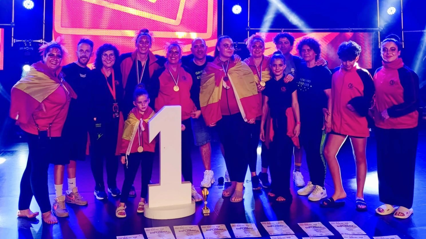 El Gimnasio Espadas de Elda vuelve de Serbia con dos oros y una plata
