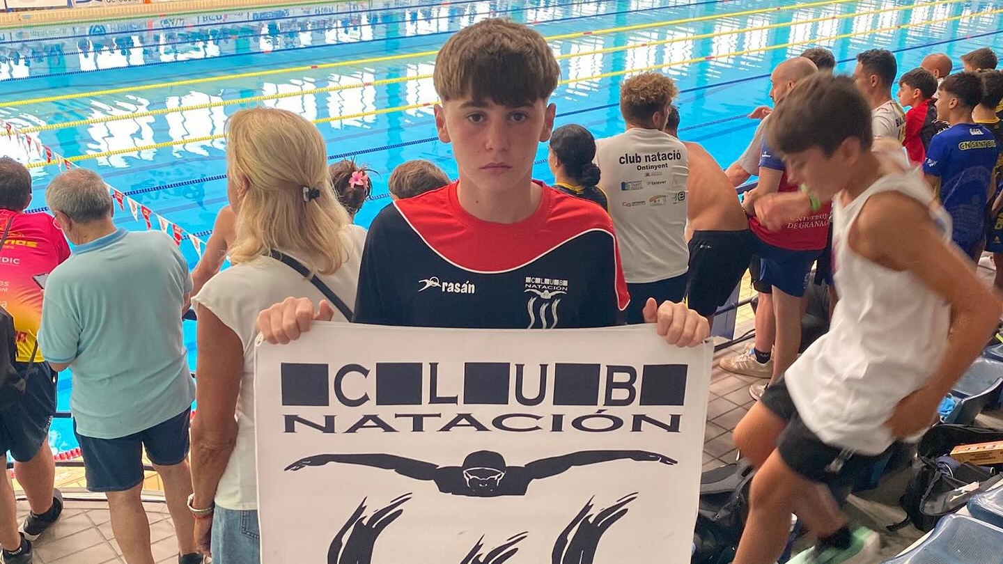 El Club Natación Elda debutó en un Campeonato de España con Mauro Marhuenda