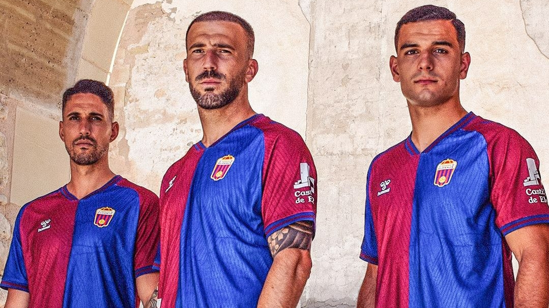 El Eldense presenta su primera equipación para la temporada 2025/26