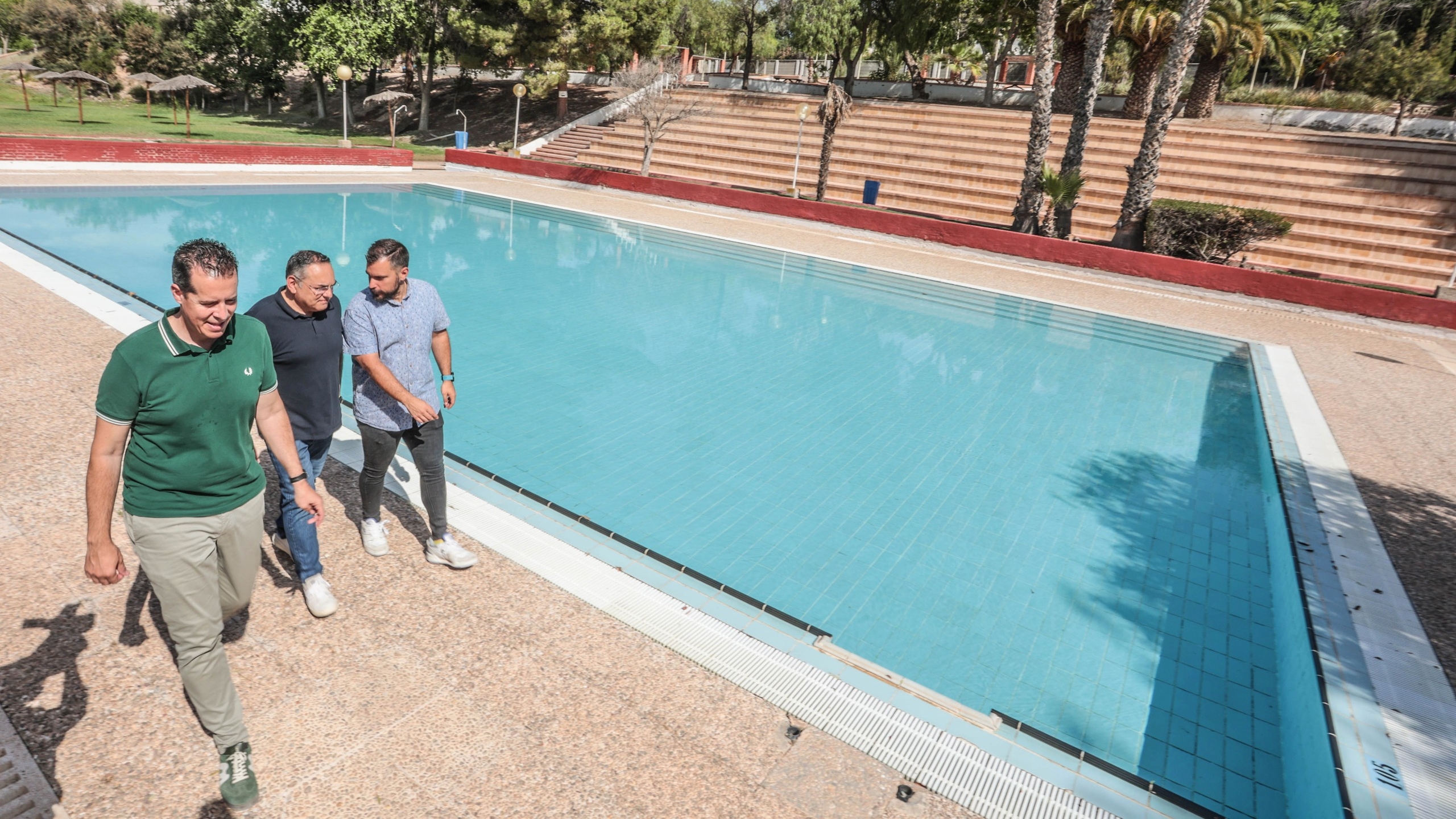 Javier Rivera, director de Emudesa: “La piscina de San Crispín de Elda necesita cuidados propios de sus 40 años”