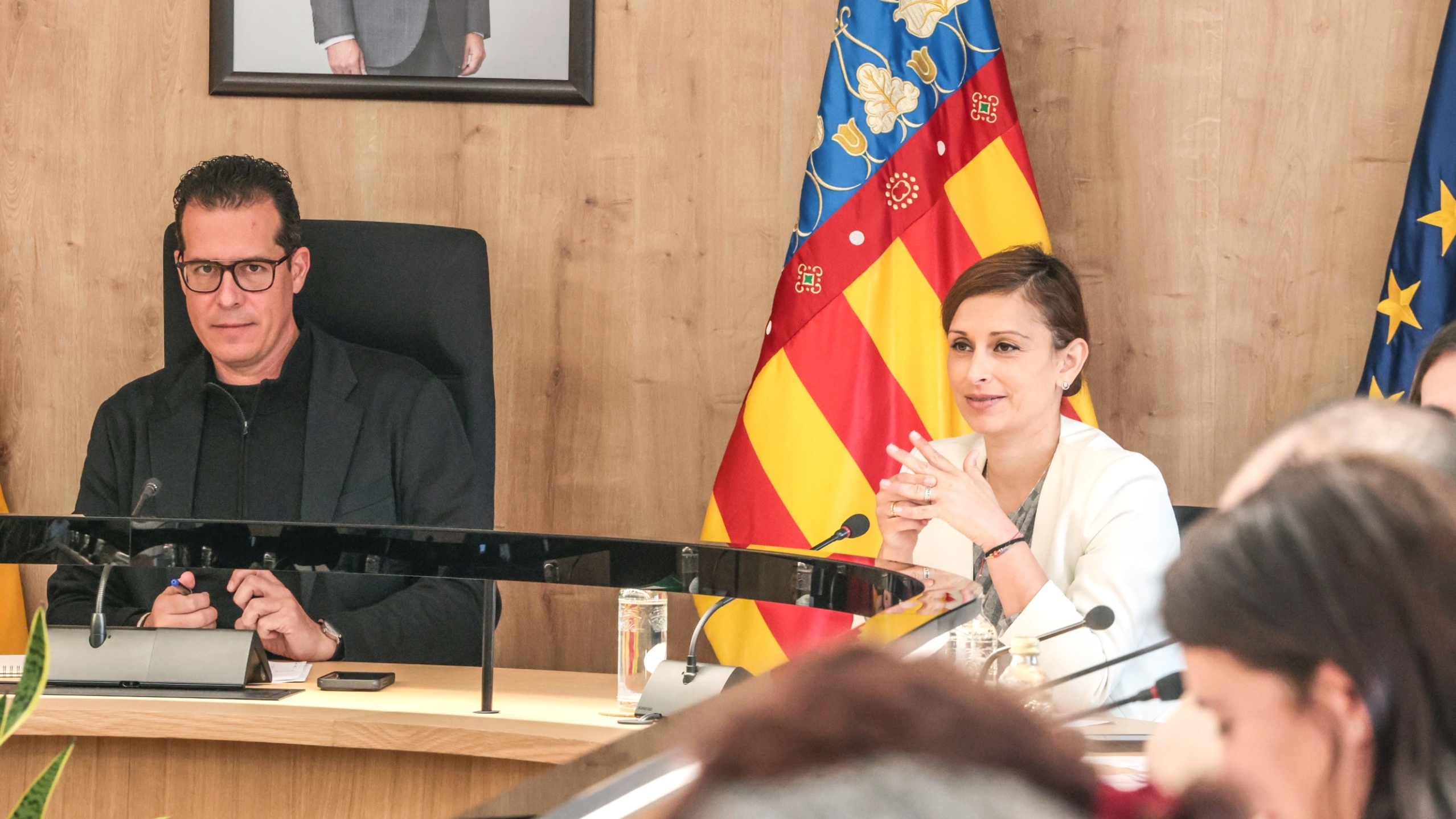 Rubén Alfaro, alcalde de Elda, y Silvia Ibáñez, exconcejala de Urbanismo, declaran como investigados por la planta de asfalto de Campo Alto