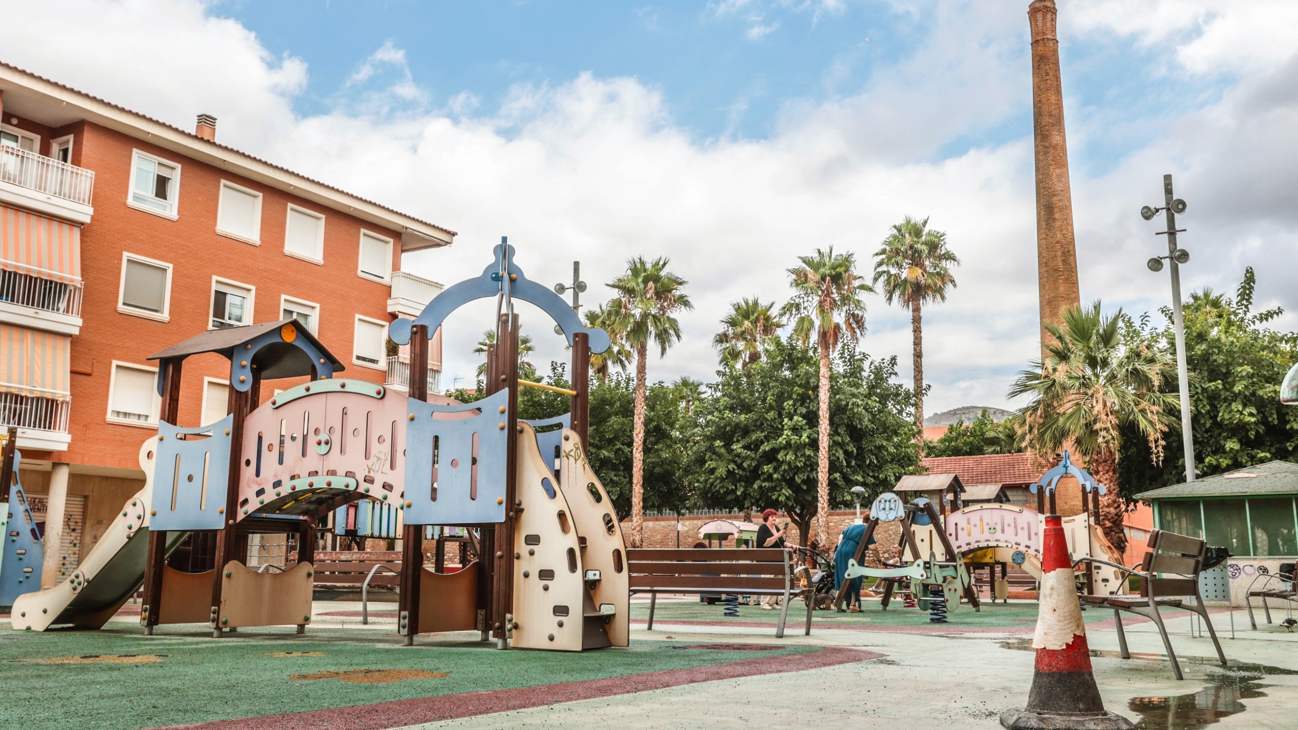 Petrer proyecta la renovación integral del área de juegos infantiles de los Jardines Rey Juan Carlos I