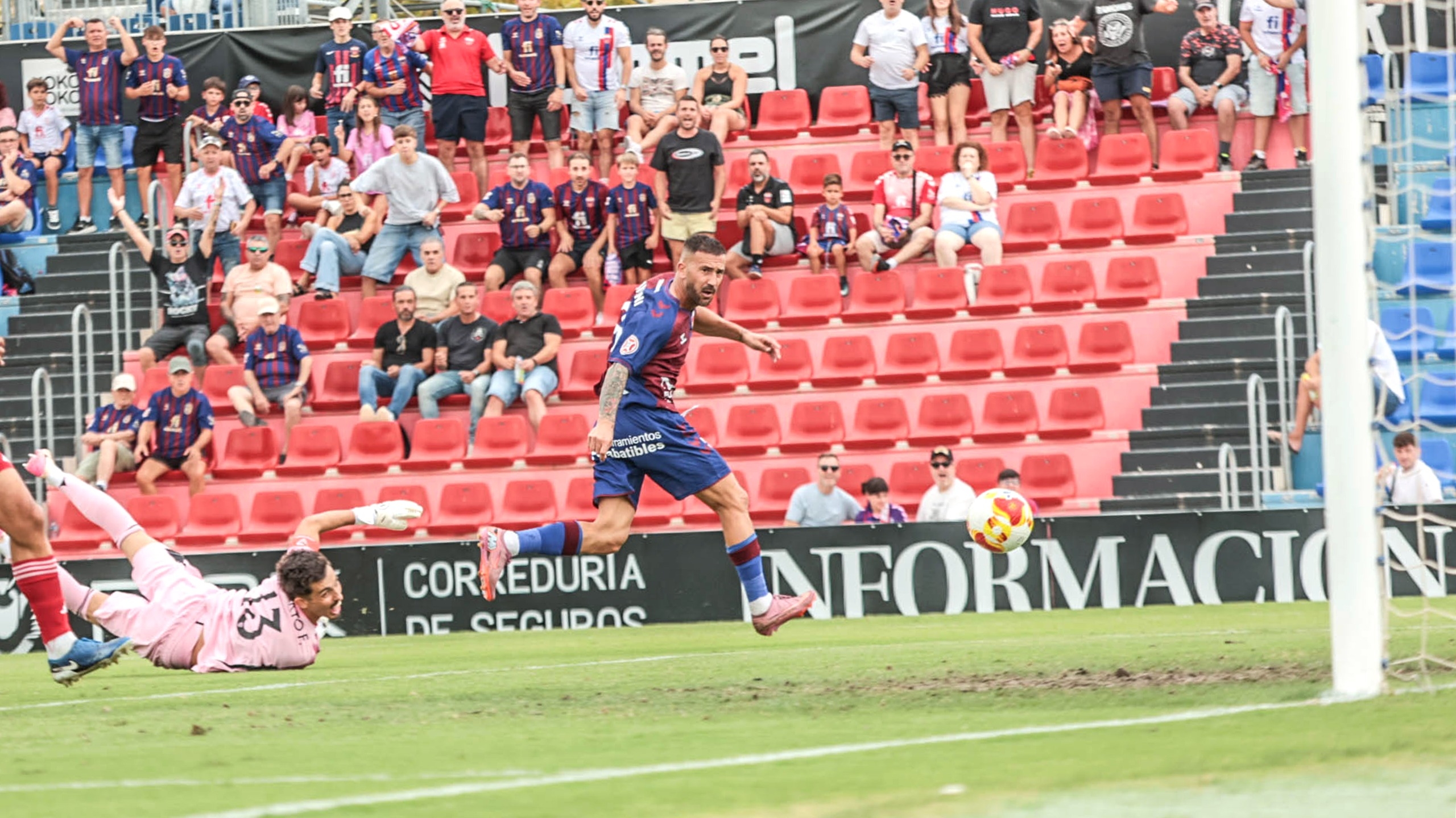 Dioni Villalba, futbolista del Eldense: “Lo importante es que hemos aguantado el resultado”