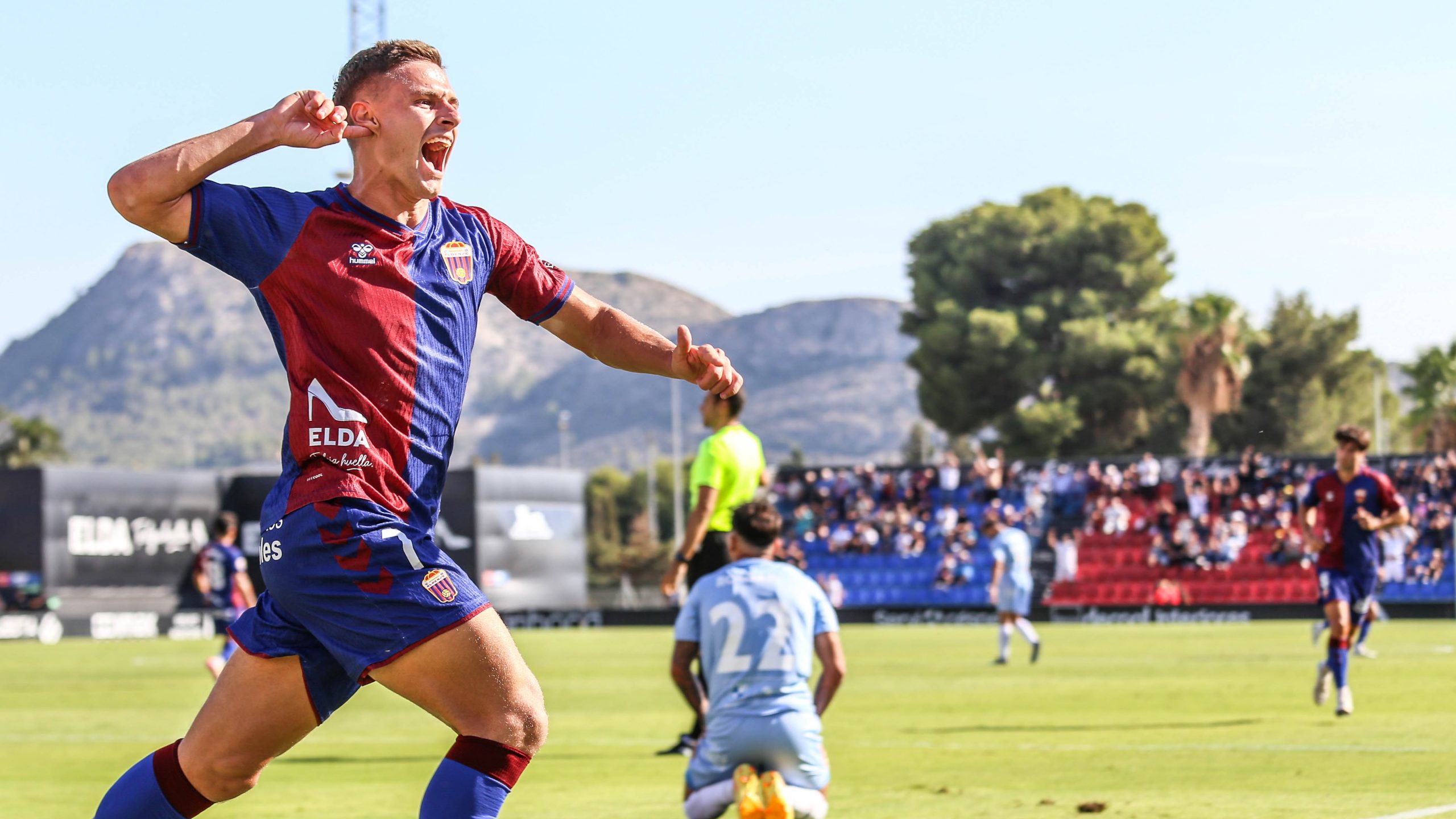 El Eldense busca un golpe de efecto ante el Real Murcia en el debut de Claudio Barragán (D. 12.00 h)