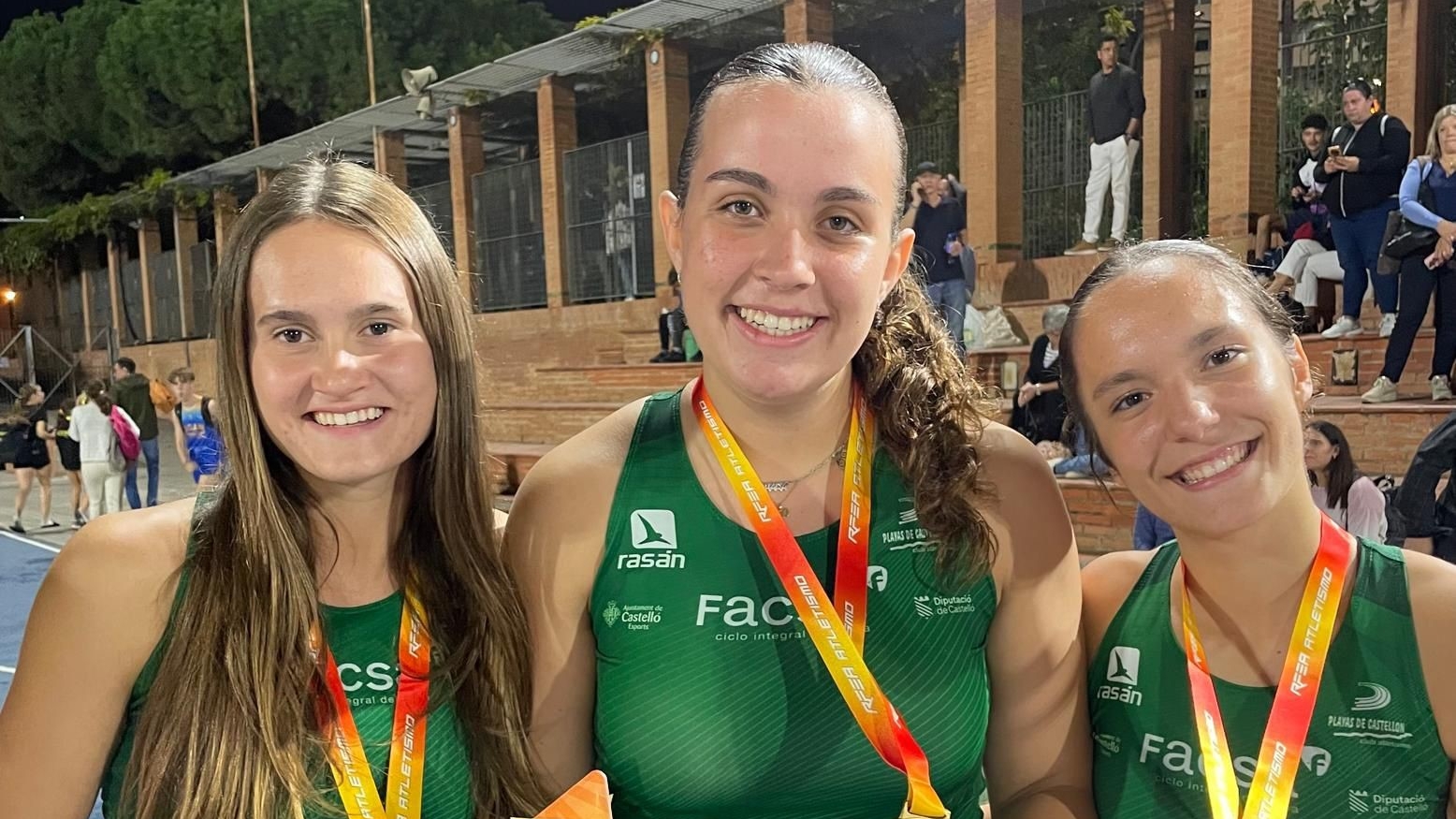 Anhara Ortega, Marta Carrión y Nuria Ponte, campeonas de España Sub-16 por equipos con el FACSA Playas de Castellón