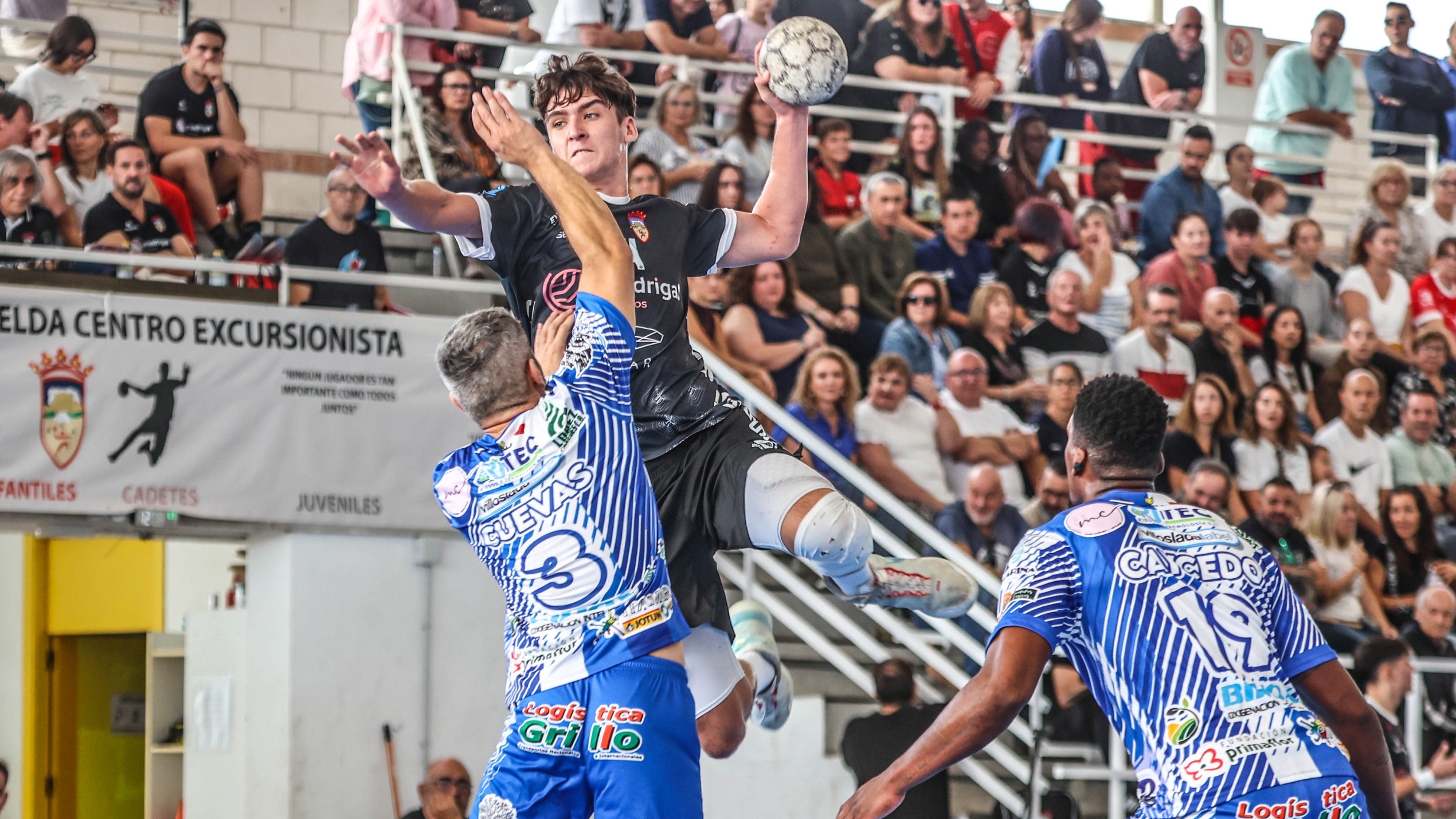 El Elda–C.E.E. defiende su liderato en la pista del L’Arancina Handbol Mallorca (S. 17.30 h)