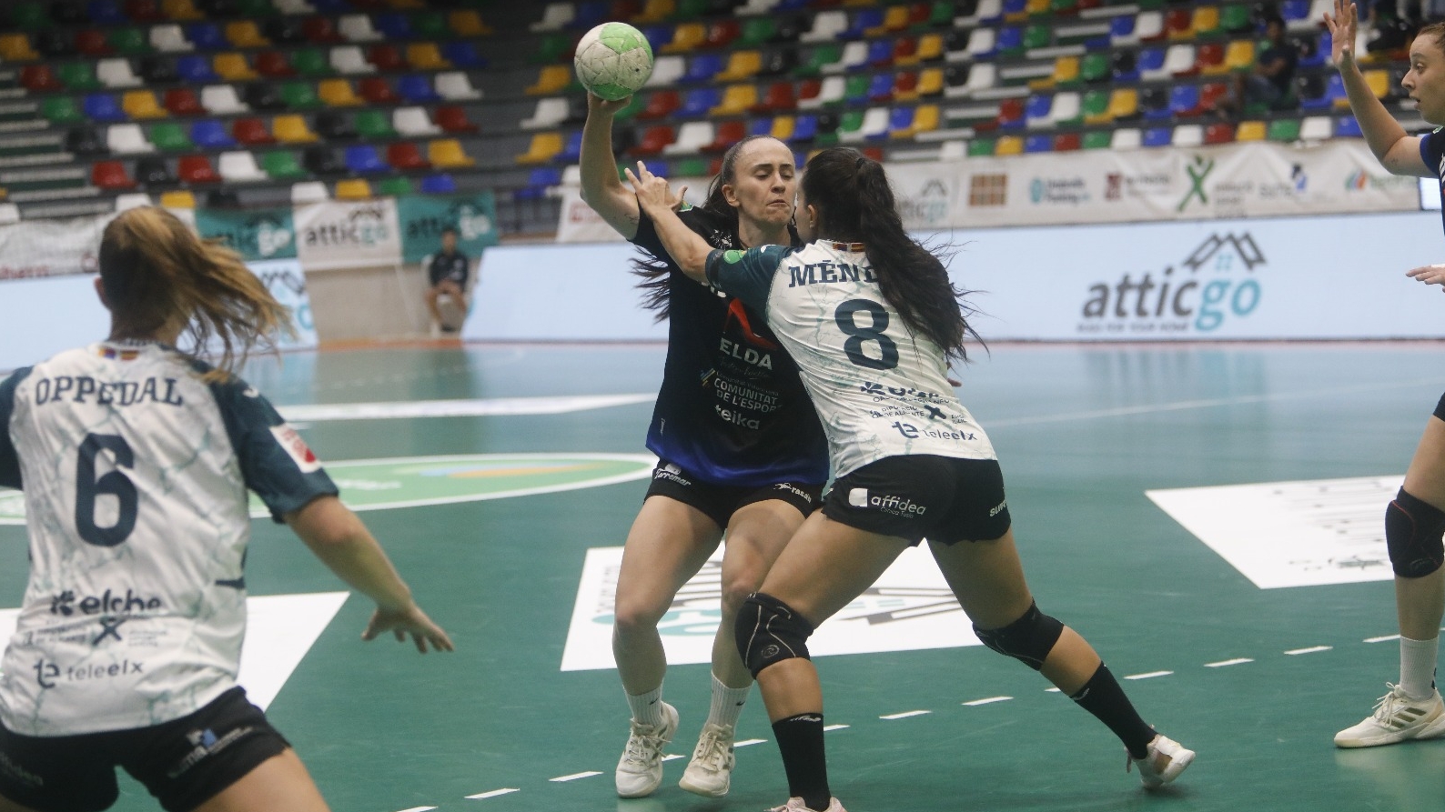 El Elda Prestigio se reencuentra con la victoria en Elche (18-23)