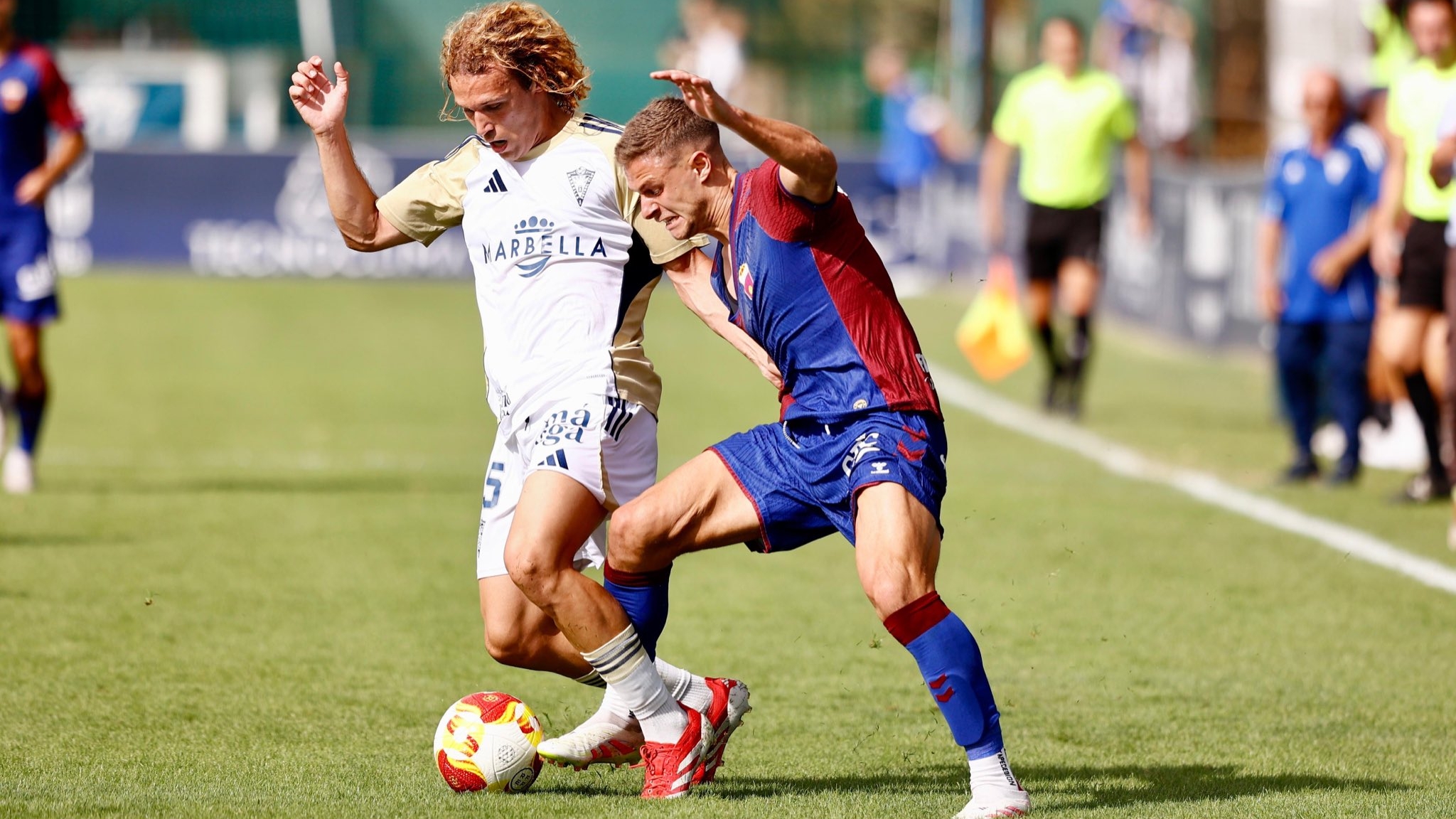 El Eldense vuelve a caer a domicilio, esta vez frente al Marbella (1-0)
