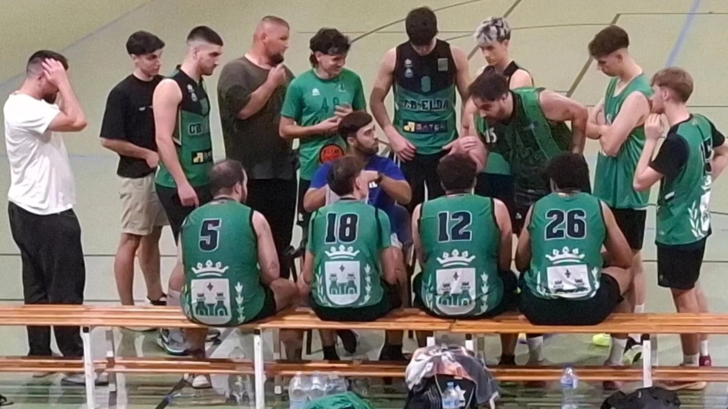 El C. B. Elda – Bateig Piedra Natural cae en Santa Pola y sigue sin ganar (65-52)