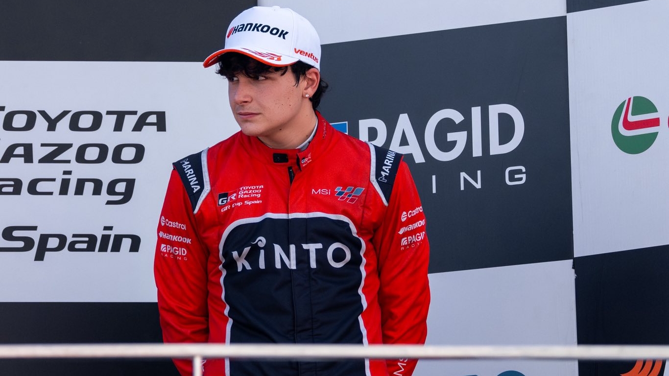 Sandro Pérez logra un valioso podio en Cheste tras una carrera exigente en la GR Cup Spain 2025