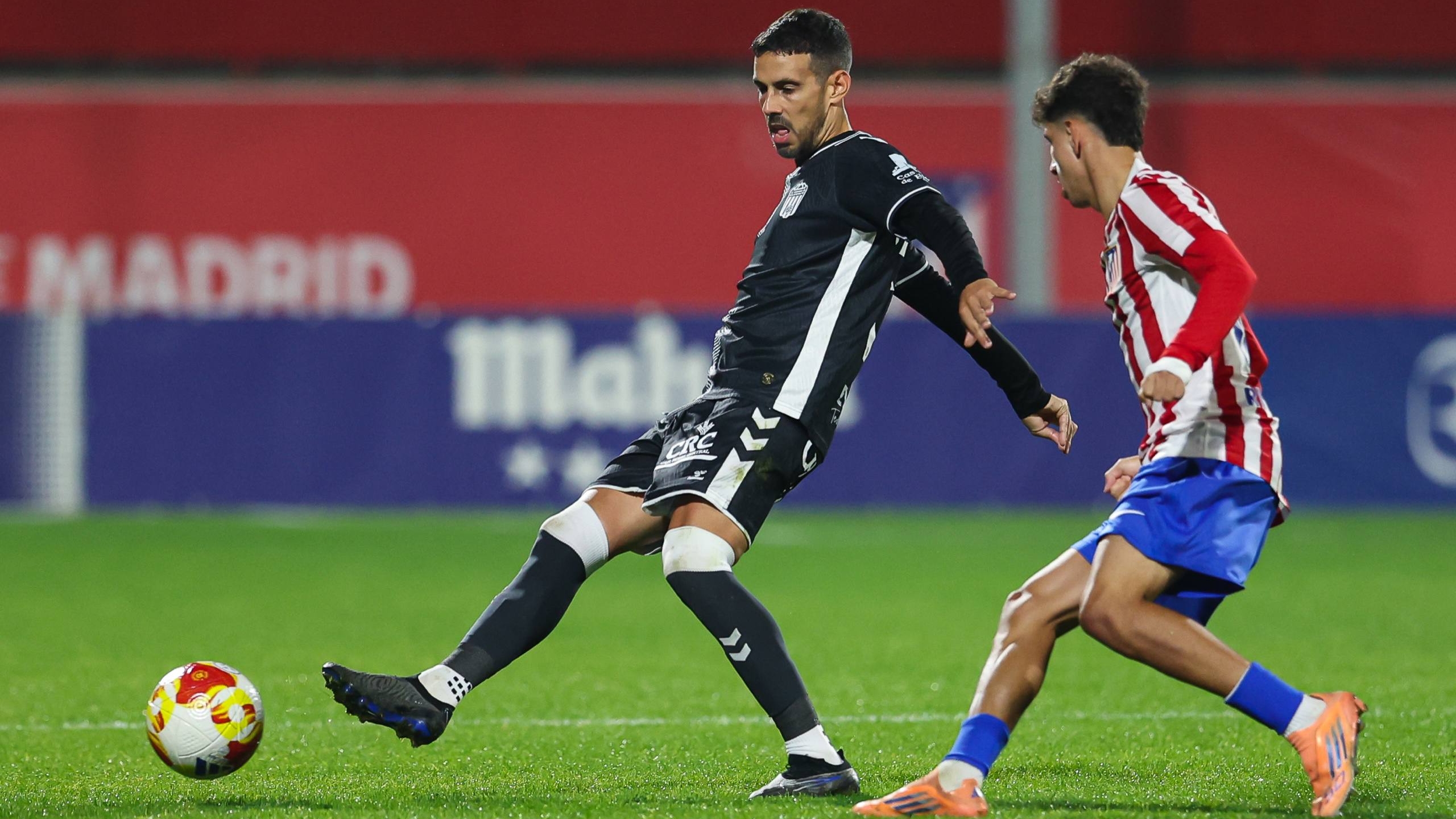 El Eldense escenifica su mejoría en el campo del líder Atlético Madrileño (1-1)