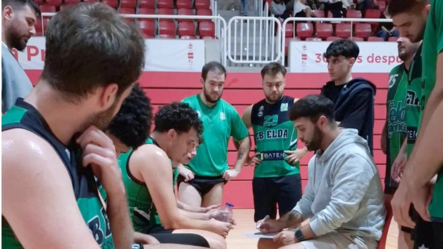 El C. B. Elda – Bateig Piedra Natural vuelve a caer y sigue sin estrenar su casillero de victorias (65-72)