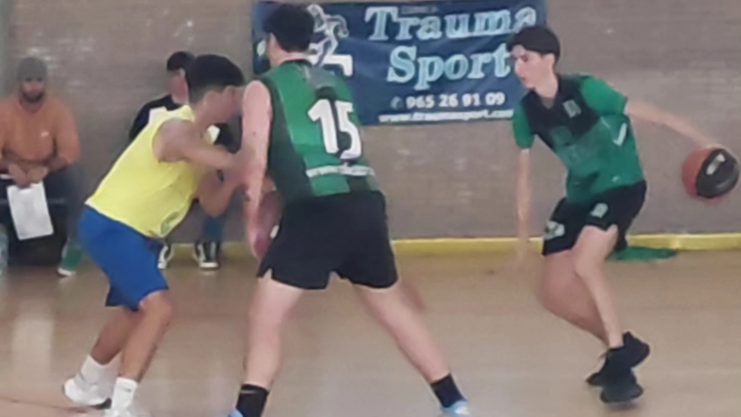 El C. B. Elda – Bateig Piedra Natural sigue sin ganar tras caer ante Maristas – Grupo Salvio (79-74)