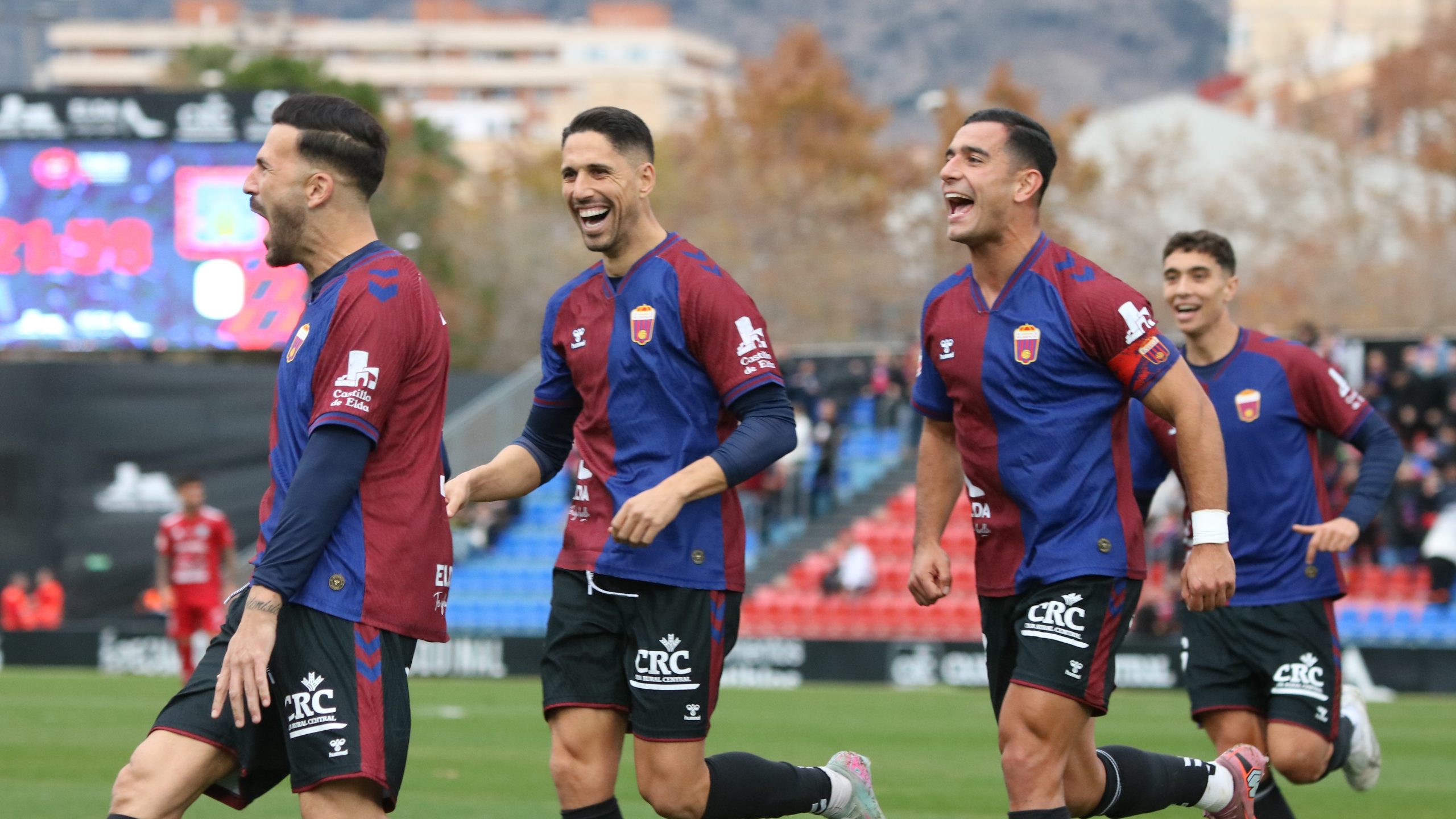 El Eldense se come el turrón en zona de play off