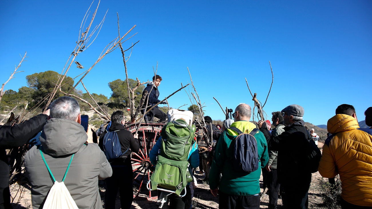 La leña para la hoguera de San Antón ya está recogida
