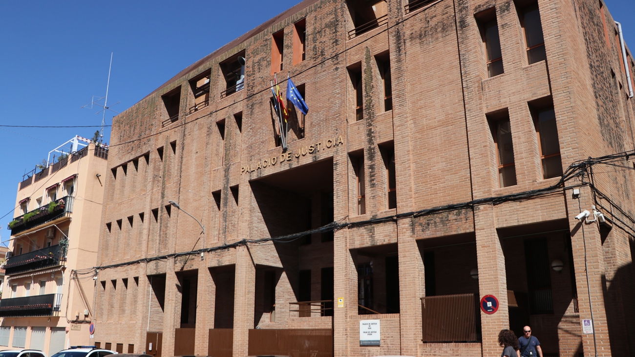 El juez de Elda suspende la declaración de Martín Villa por la muerte de Teófilo del Valle en 1976